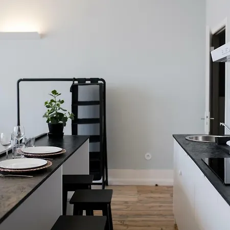 Baixa24 •p2r• Bright In Vibrant Downtown *