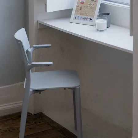 Baixa24 •p2r• Bright In Vibrant Downtown