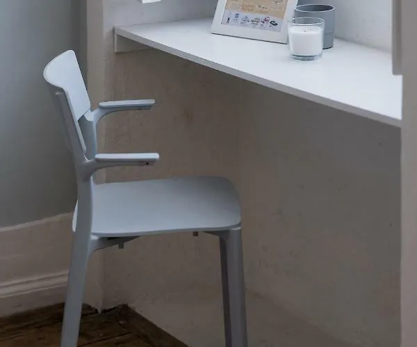 Baixa24 •p2r• Bright In Vibrant Downtown