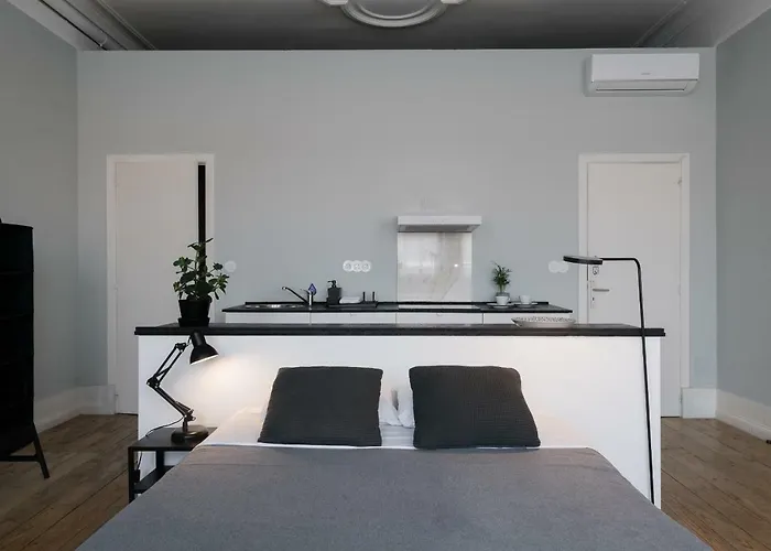 Baixa24 •p2r• Bright In Vibrant Downtown Porto