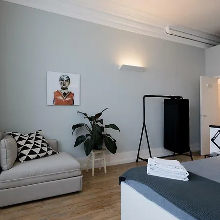 Baixa24 •p2r• Bright In Vibrant Downtown