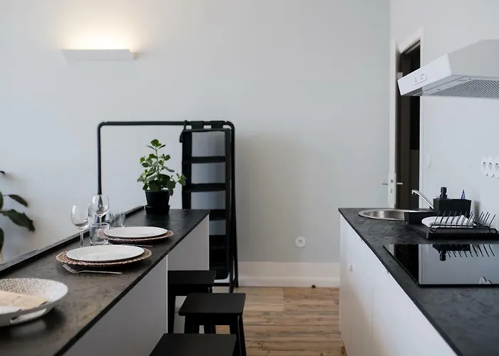 Baixa24 •p2r• Bright In Vibrant Downtown *